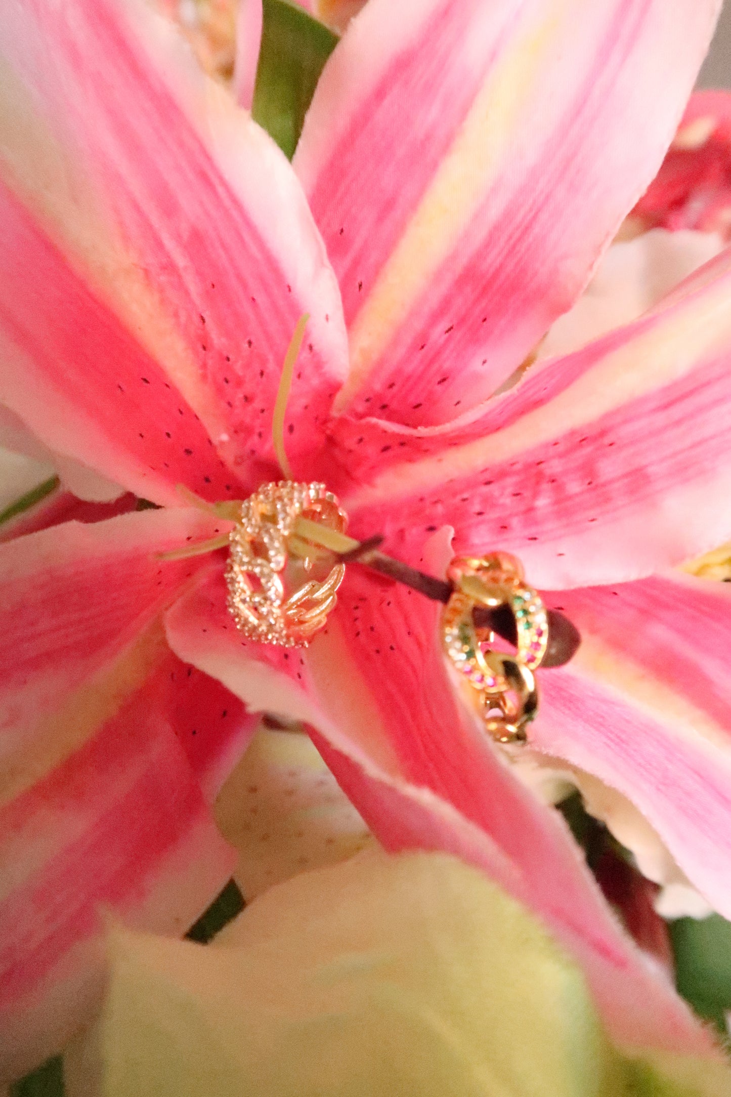 Cosmic 18K Ring