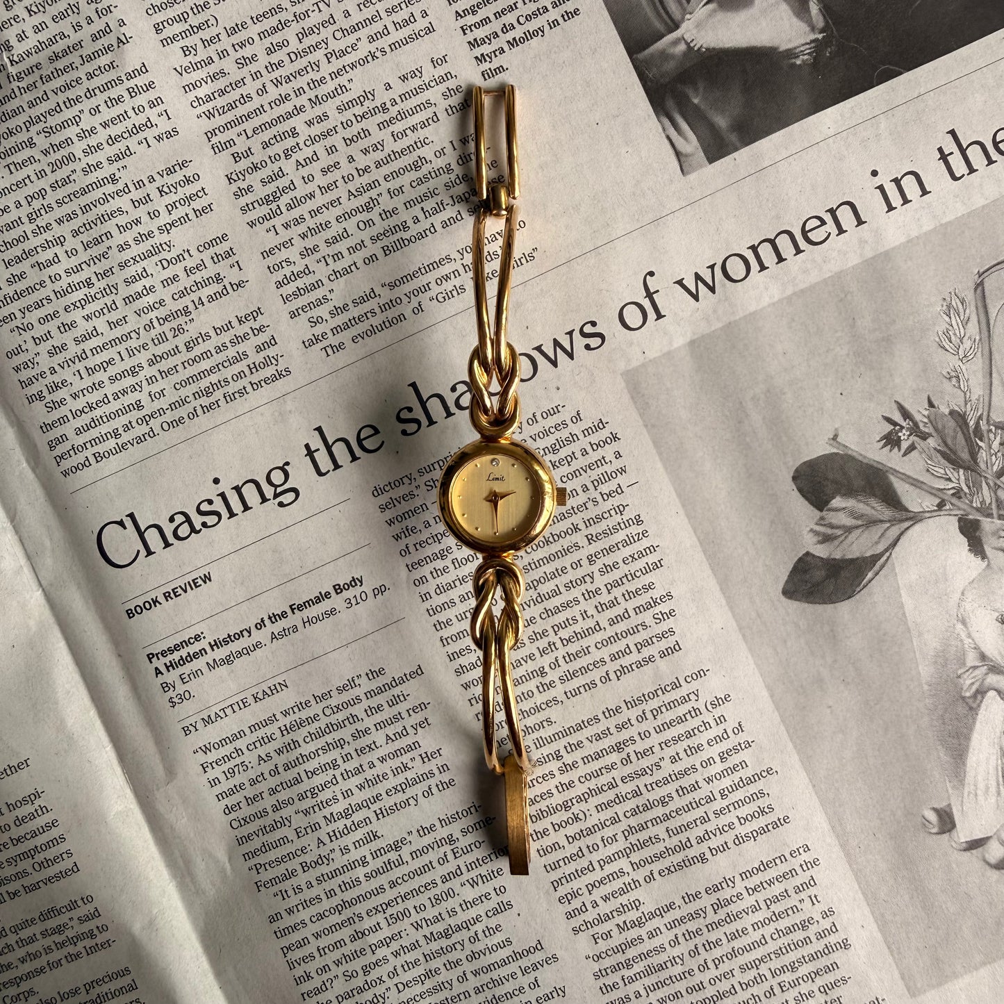 Croissant style twist cuff watch